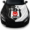 Beşiktaş-Motorhaubenflagge auf einer Fahrzeugmotorhaube