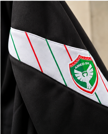 Zweites Ärmel-Detail der Amed SK Fan-Jacke